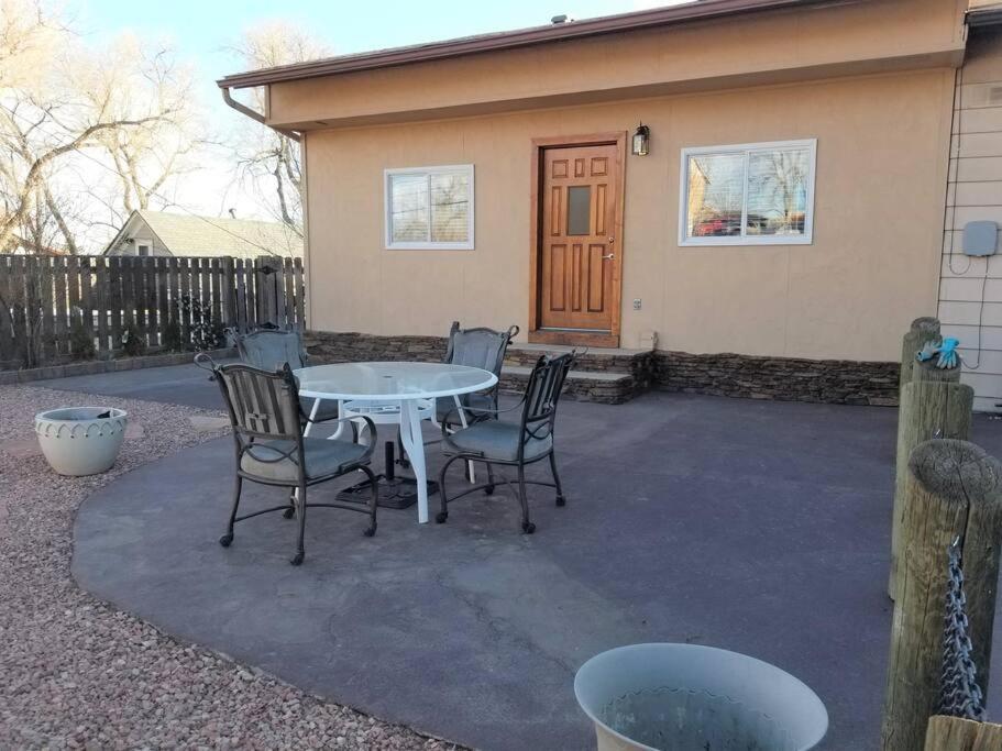 Your Home In Colorado Springs Exteriör bild